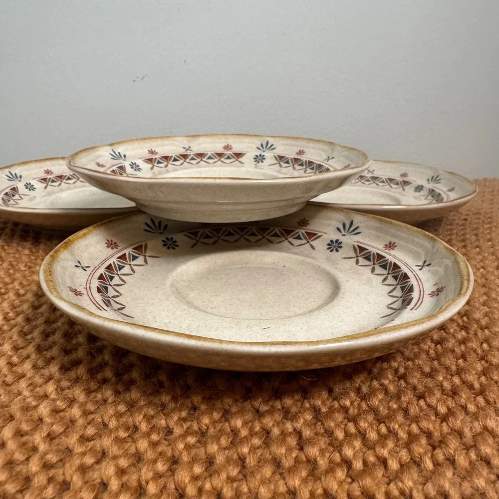 International Stoneware Saucers Set‎ of 4 Speckled Floral Pattern Japan